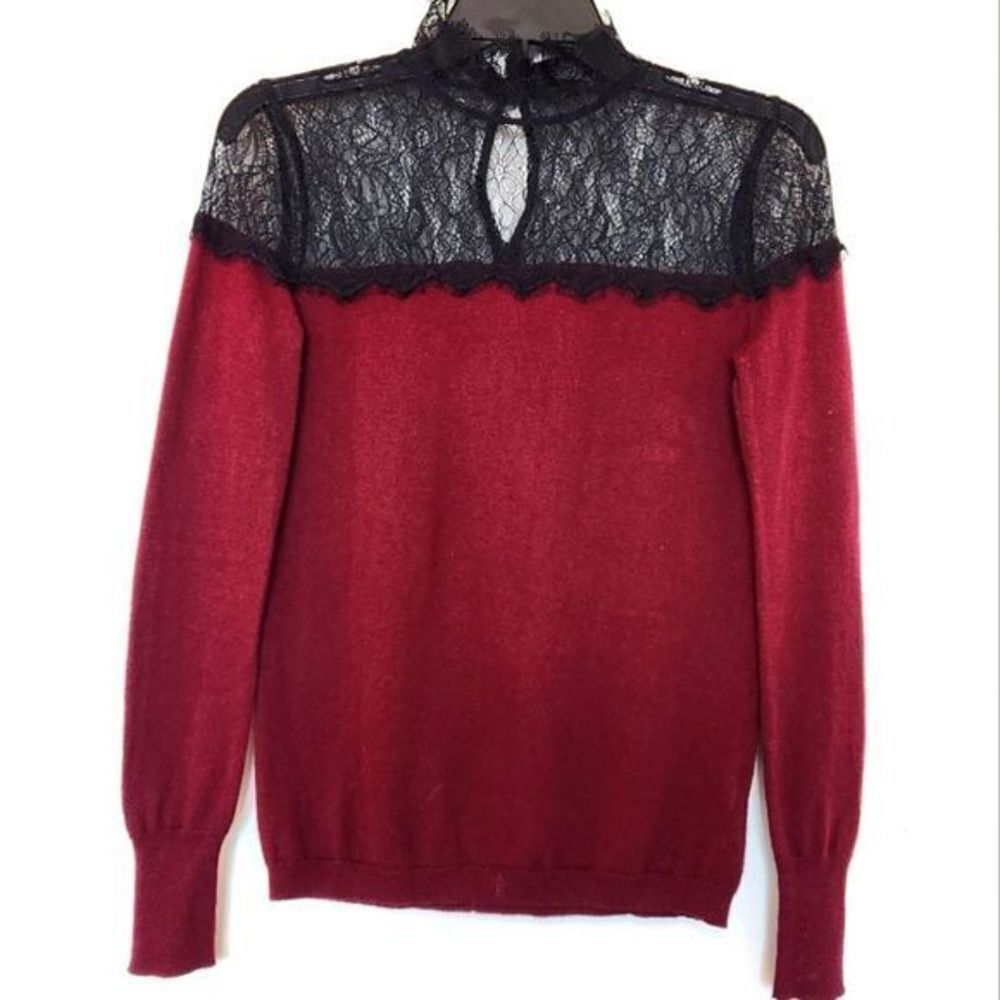 Lace Top Sweater‎